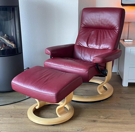 Image 1 of Fauteuil inclinable Stressless avec pouf