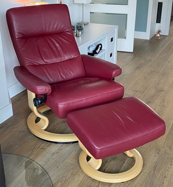 Image 1 of Fauteuil inclinable Stressless avec pouf