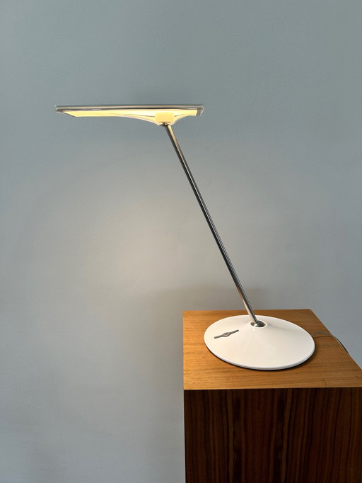 Humanscale horizon table lamp