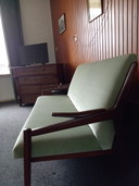 Ensemble canapé vintage + deux fauteuils avec revêtement en velours vert clair