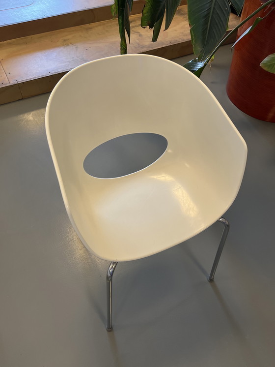 Image 1 of 8 Sintesi Orbit Large chairs