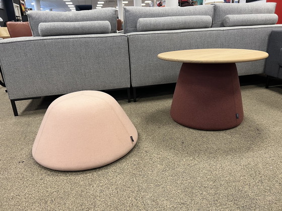 Image 1 of 2x Artifort Terp table & Pouf