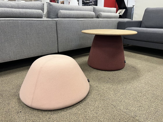 Image 1 of 2x Artifort Terp table & Pouf