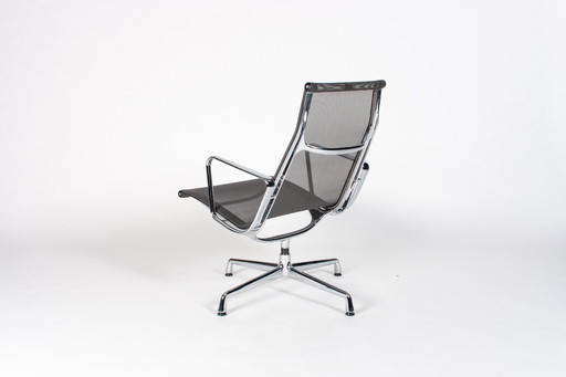 Chaise Eames EA116 de Vitra