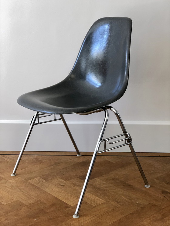 Image 1 of 6x Eames DSS bucket chair