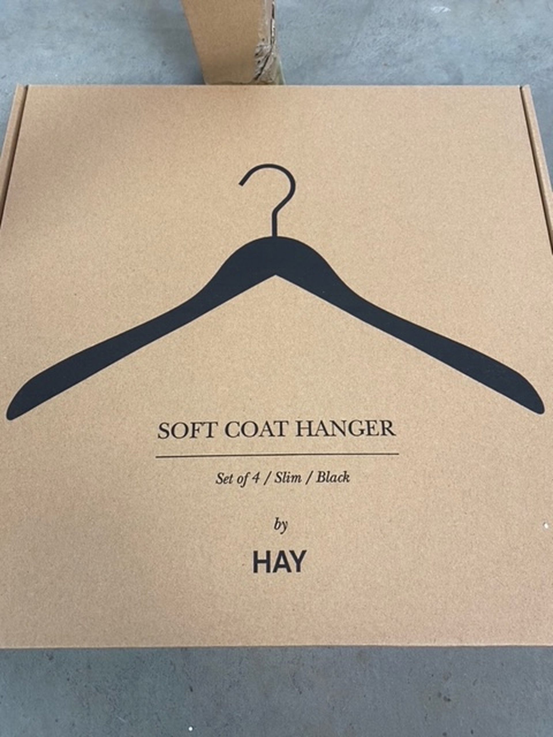 HAY soft coat hangers (box of 4 pcs), for LOOP Stand: the final