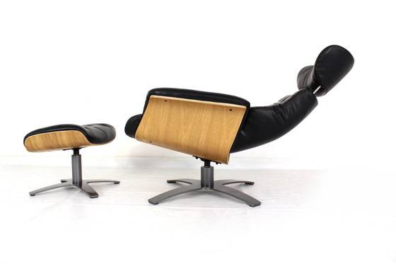 Image 1 of multi functional Scandinavian Lounge Chair / Fauteuil avec cuir et chêne