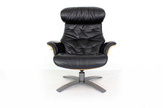 Image 1 of multi functional Scandinavian Lounge Chair / Fauteuil avec cuir et chêne