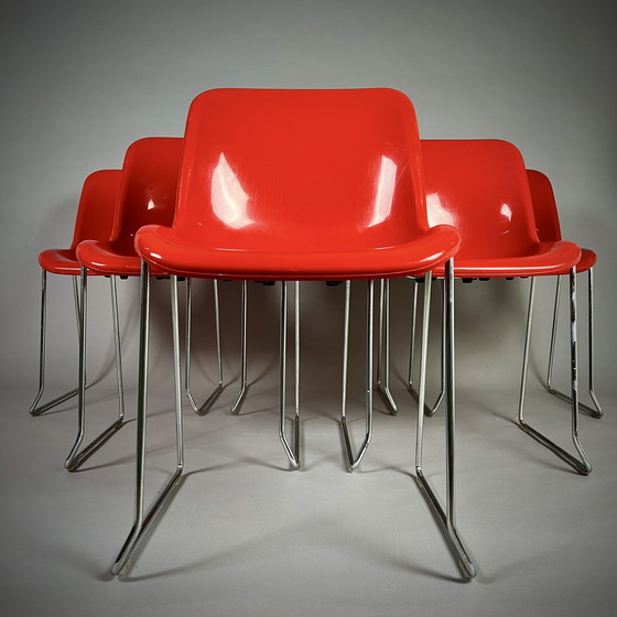 Image 1 of 6x Artifort Beso Chair by Khodi Feiz