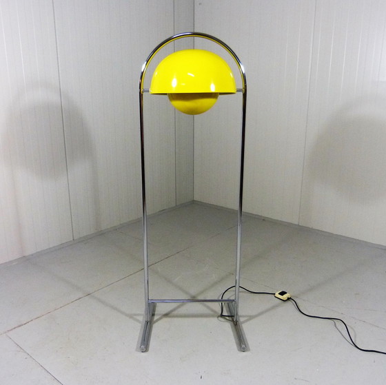 Image 1 of Flowerpot floor lamp