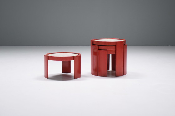 Image 1 of Superbes tables gigognes 780 en rouge rare par Gianfranco Frattini pour Cassina Italie