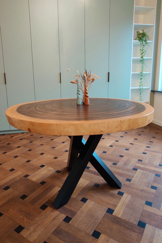 Image 1 of Table moderne en Suar avec tronc d'arbre + table d'appoint