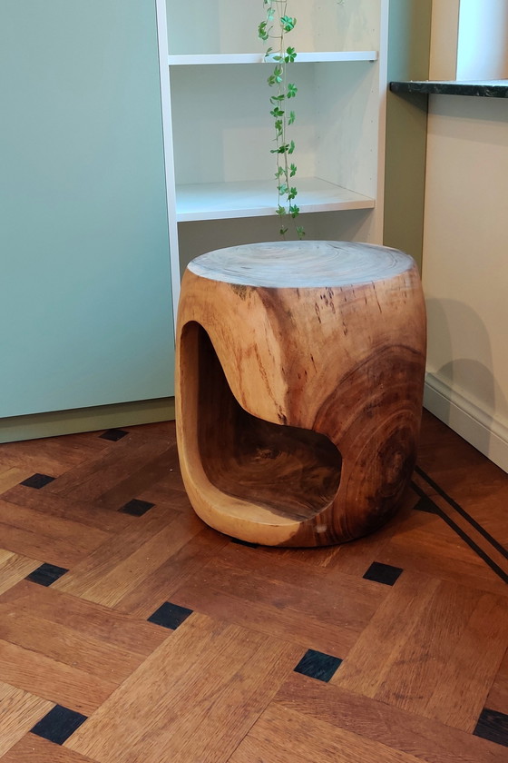 Image 1 of Table moderne en Suar avec tronc d'arbre + table d'appoint