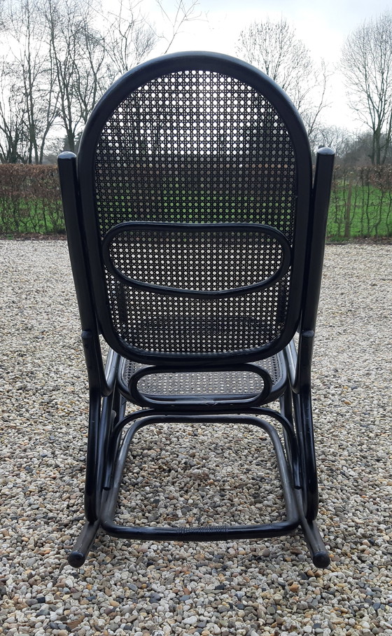 Image 1 of Chaise à bascule en rotin vintage