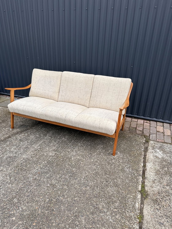 Image 1 of Divano vintage a 3 posti