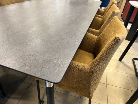 Image 1 of Brees Table de salle à manger New world Shape