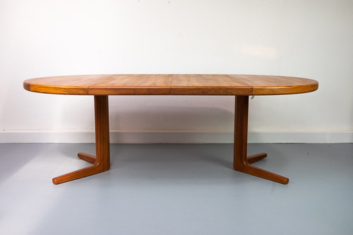 Teak dining table by Vejle