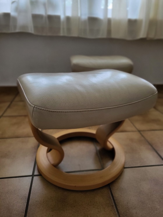 Image 1 of 2x Stressless chairs with footstools