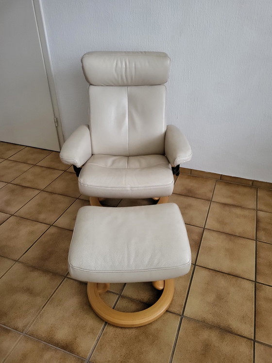 Image 1 of 2x Stressless chairs with footstools