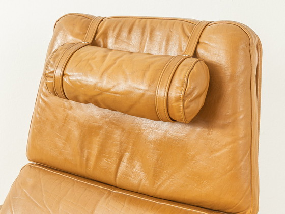 Image 1 of Chaise pivotante vintage