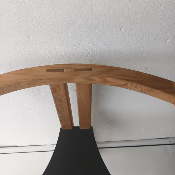 Image 1 of Sedia vintage in legno in stile Memphis