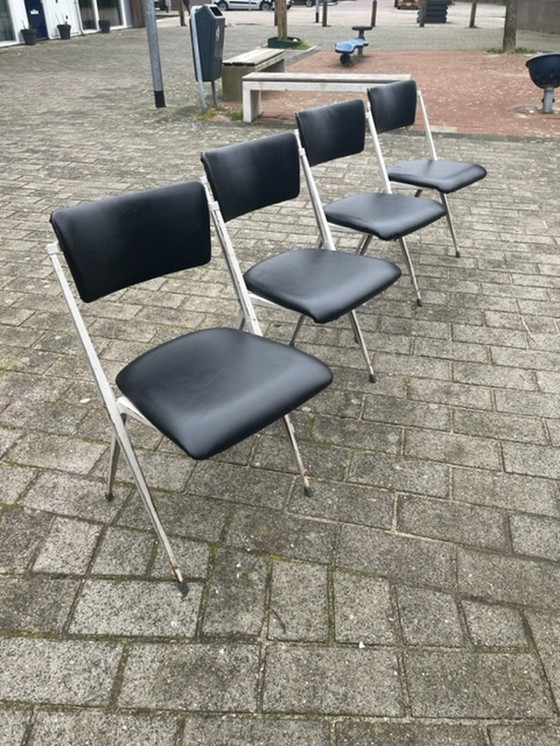 Image 1 of 4x Wim Rietveld Pyramid chair for Ahrend de circle