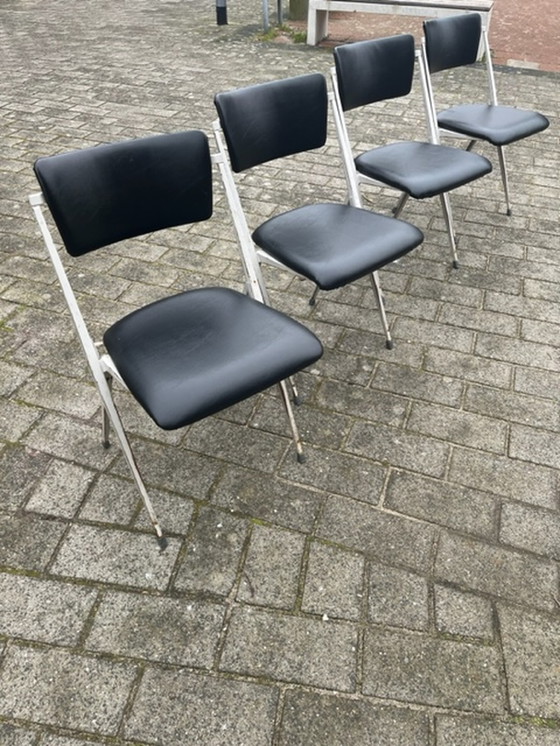 Image 1 of 4x Wim Rietveld Pyramid chair for Ahrend de circle