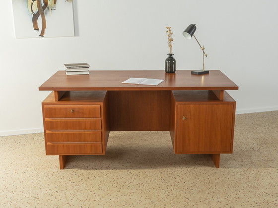 Image 1 of Oldenburger Möbelwerkstätten desk