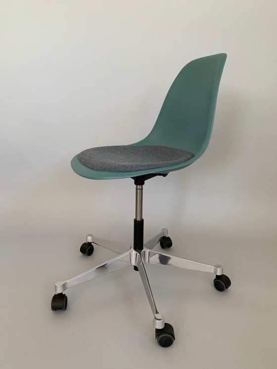 Image 1 of Vitra PSCC Pivot Side Chair