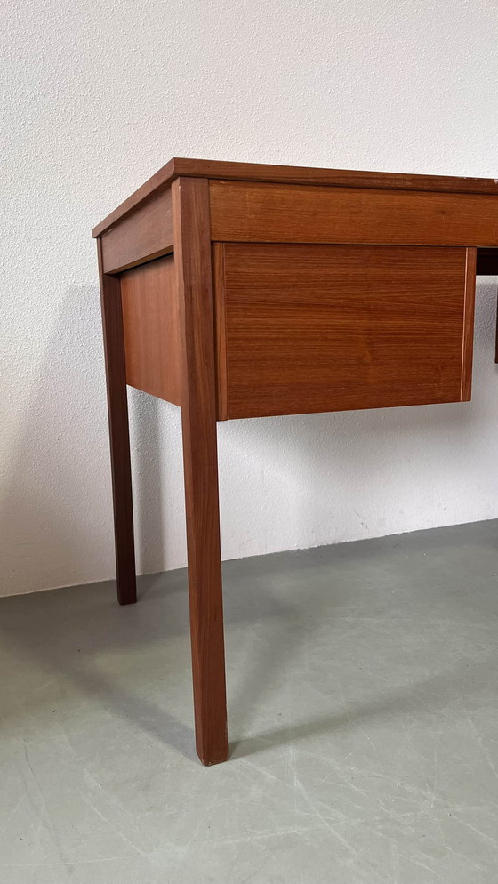 Image 1 of Bureau vintage danois en teck