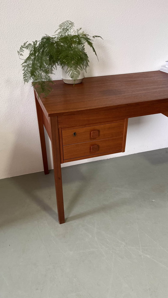 Image 1 of Bureau vintage danois en teck