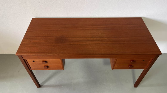Image 1 of Bureau vintage danois en teck