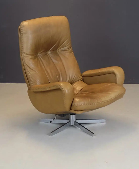 Image 1 of Vintage De Sede swivel chair DS 231