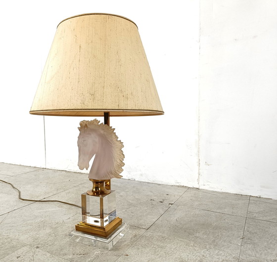 Image 1 of Lampe de table vintage en laiton et verre à tête de cheval