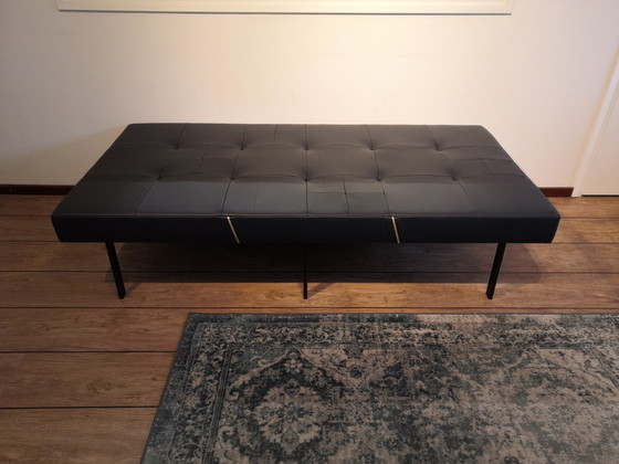 Image 1 of Banc vintage pour galerie