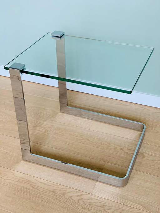 Table d'appoint avec structure chromée et plateau en verre