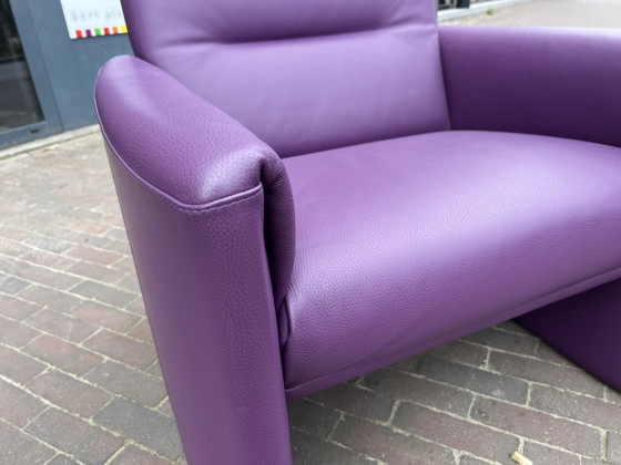 Image 1 of Fauteuil Leolux Boa Vista cuir violet