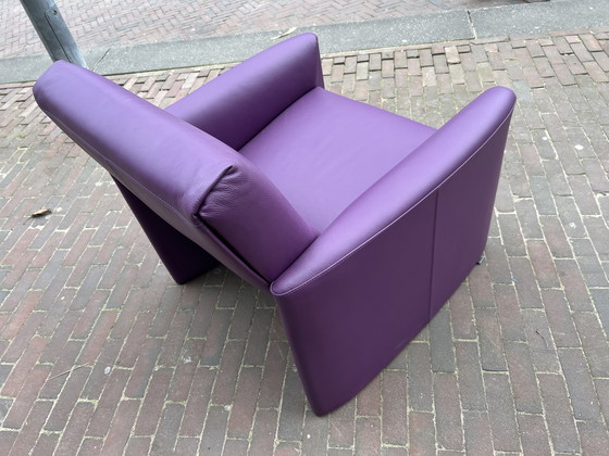 Image 1 of Fauteuil Leolux Boa Vista cuir violet