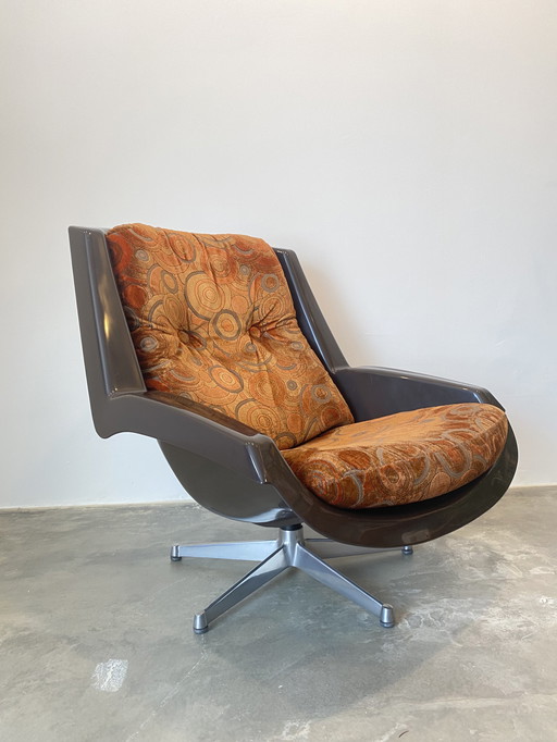 Strassle International armchair by Paul Tuttle