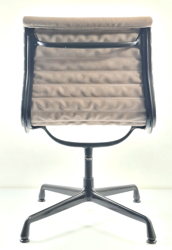 Image 1 of Vitra Charles Eames EA 106 chair