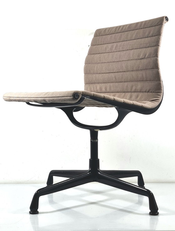 Image 1 of Vitra Charles Eames EA 106 chair