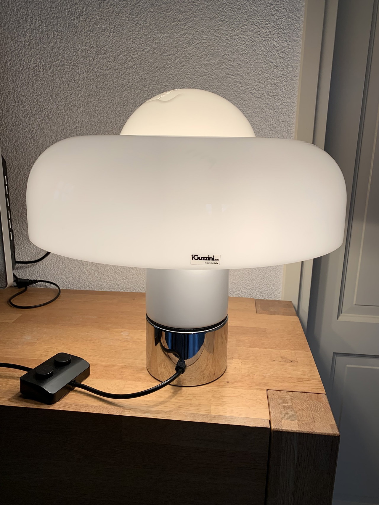 Harvey Guzzini Brumbury, Luigi Massoni Mushroom lamp €1,100