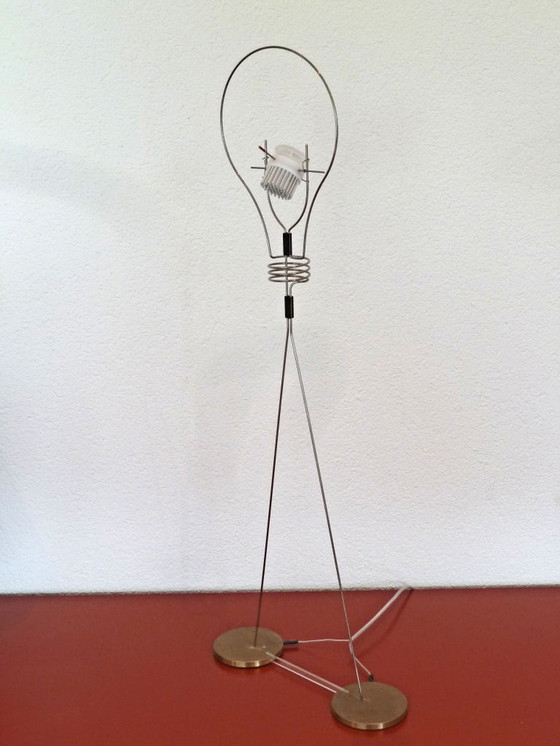 Image 1 of Lampe WALKING BULB d'Ingo Maurer par Michel Sempels