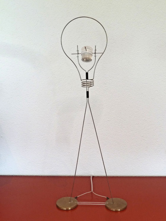 Image 1 of Lampe WALKING BULB d'Ingo Maurer par Michel Sempels