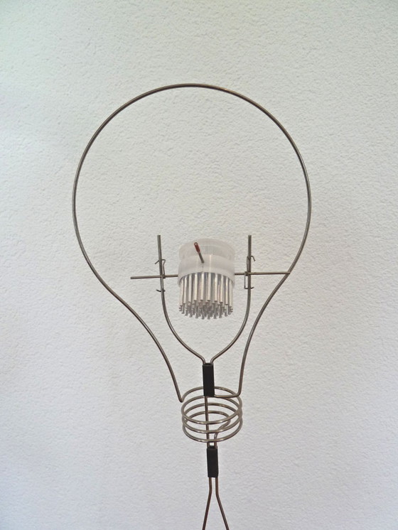 Image 1 of Lampe WALKING BULB d'Ingo Maurer par Michel Sempels