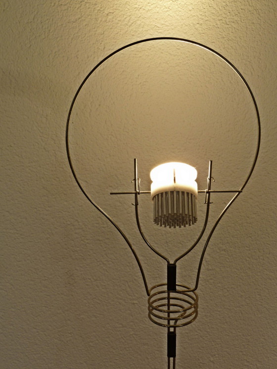 Image 1 of Lampe WALKING BULB d'Ingo Maurer par Michel Sempels