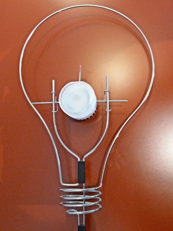 Image 1 of Lampe WALKING BULB d'Ingo Maurer par Michel Sempels