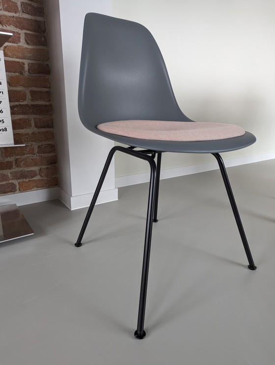 Image 1 of 2x Vitra DSX chair