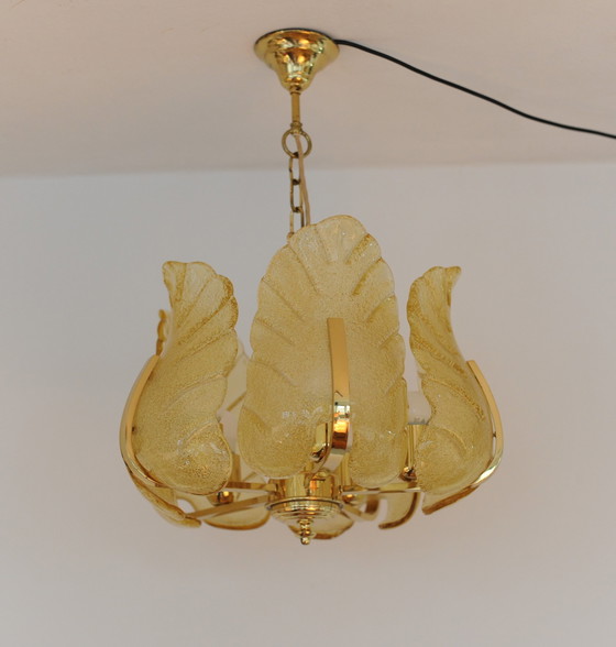 Image 1 of Lustre à acanthe en verre glacé