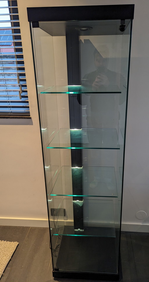 Linea 50 Glass display cabinet with lighting